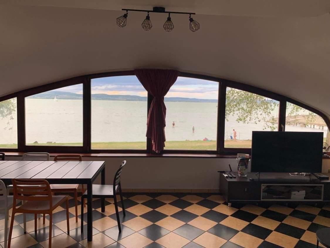 Szines Panorama Apartman Balatonlelle Ngoại thất bức ảnh